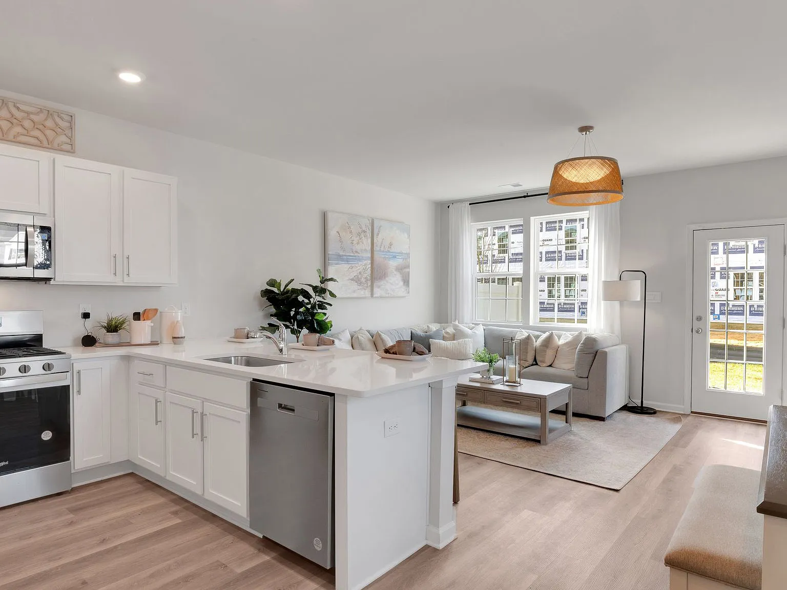 3 bed, 2.5 bath, 1500 sqft, $3,000 — Photo 3