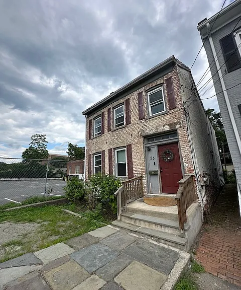 23 Delano St #A — Photo 1