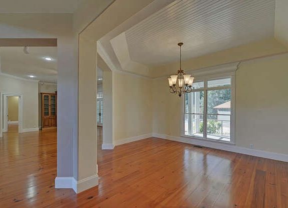 5th image of 718 Hidden Lake Rd