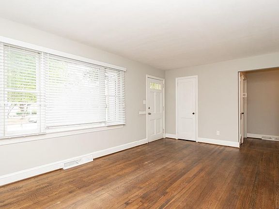3rd image of 416 Northridge St