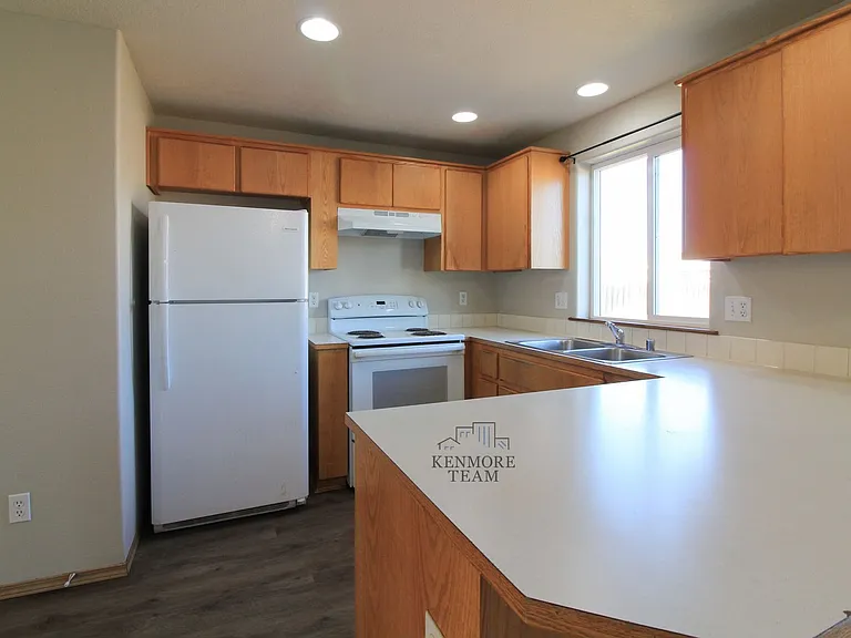 8703 Stutz Dr — Photo 2