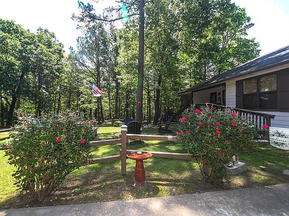 3rd image of 2548 Pine Tree Dr