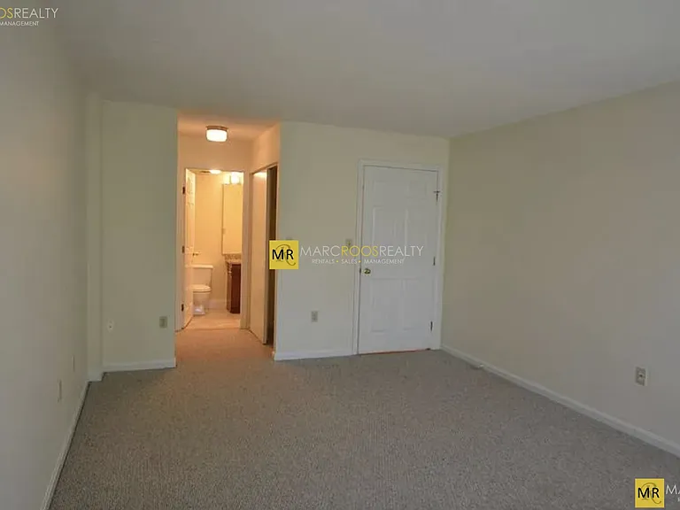 347 Franklin St — Photo 12