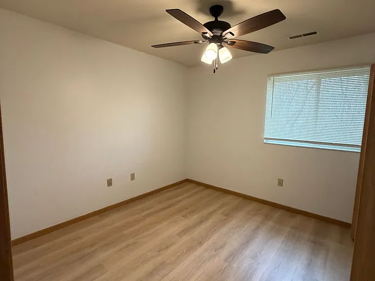 4300 Fireclay Ct — Photo 10