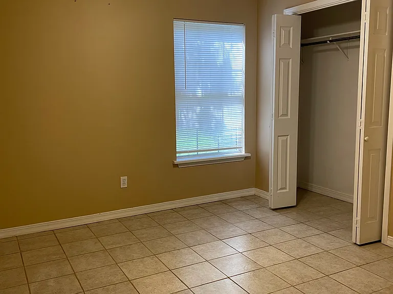 904 Spring Ave — Photo 8
