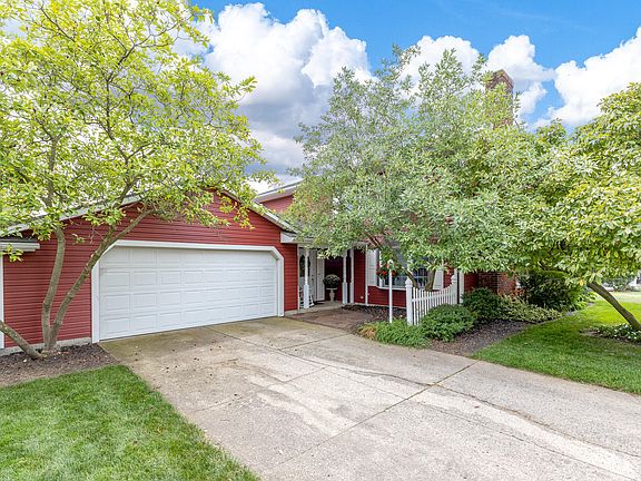 2nd image of 1520 Brookfield Ln