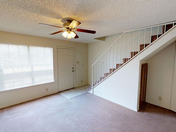 3rd image of 800 Eagle Dr APT 2