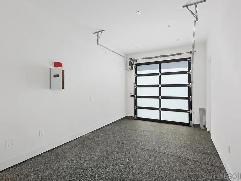 744 Bonair St — Photo 17