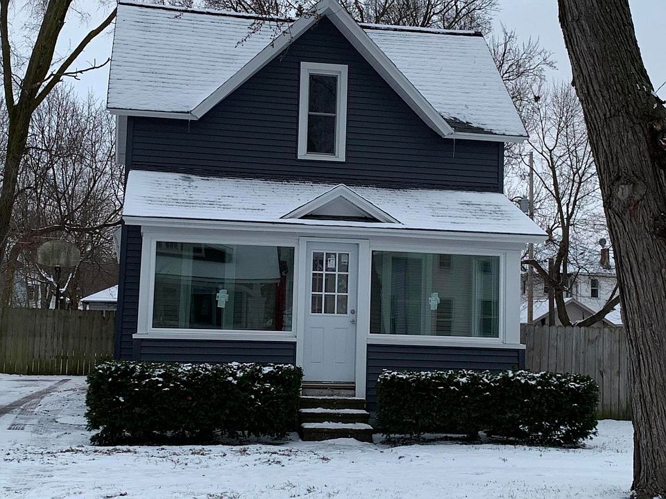1st image of 120 E 17th St