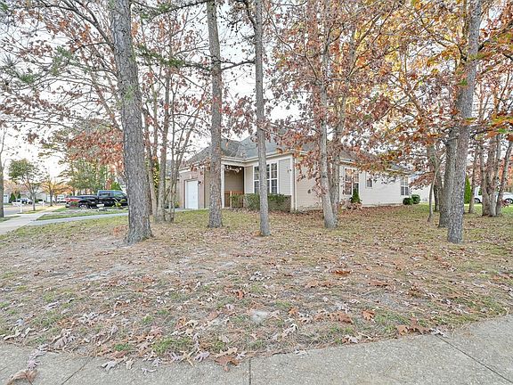 3rd image of 126 Saint Georges Dr
