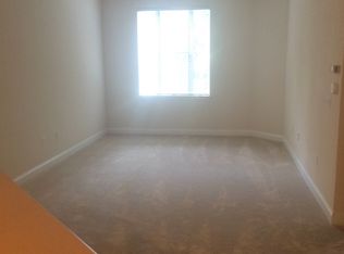 824 W 5th St APT 345, Charlotte, NC 28202