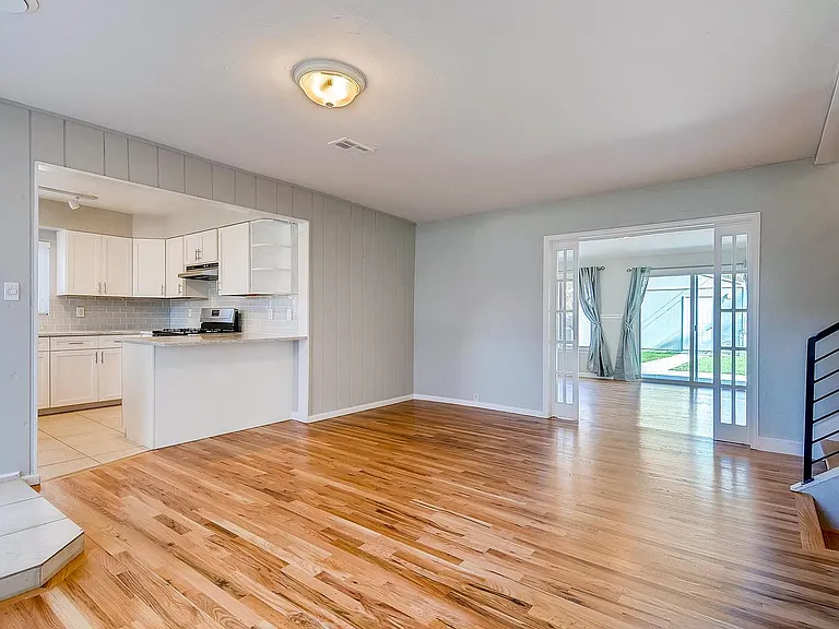 3358 S Emerson St — Photo 7