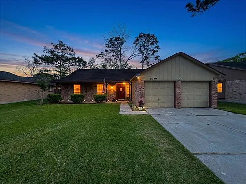 2909 Laurelridge Dr Photo 1