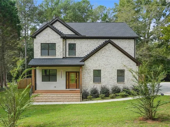 2091 Tudor Castle Cir, Decatur, GA 30035