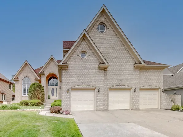 2361 Legacy Dr, Aurora, IL 60502