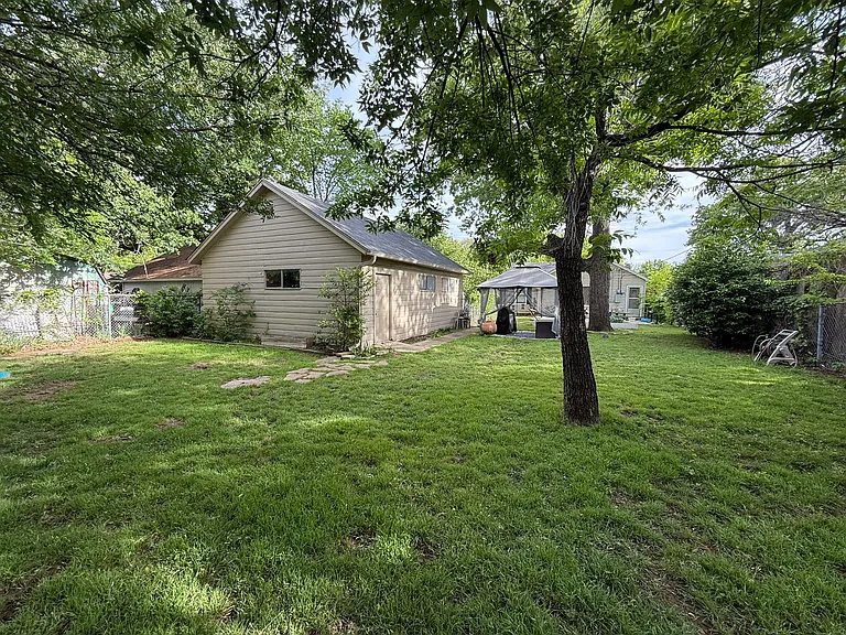 2517 Honeysuckle Ave — Photo 42