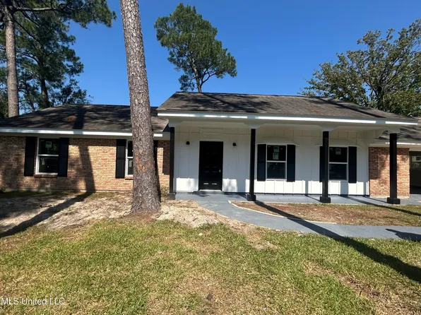 4317 Nottingham Ave, Pascagoula, MS 39581