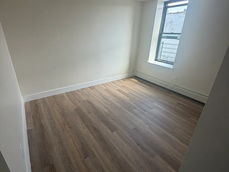 686 Beck St #5C — Photo 3