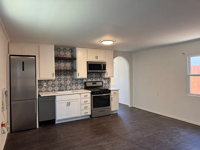 3925 S Centinela Ave — Photo 4