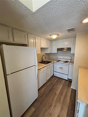 184 Crislaur Ave #E — Photo 3