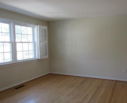 3rd image of 3310 Webley Ct