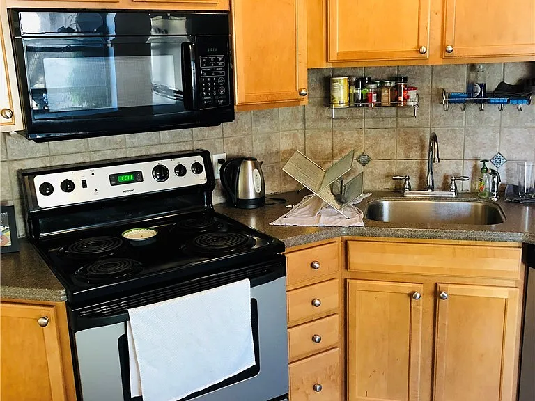 295 Summer St #5 — Photo 10