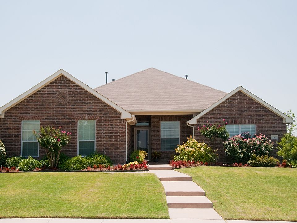 1st image of 1301 Caruth Ln