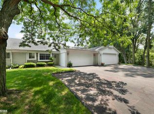45284 Manor Dr, Shelby Township, MI 48317