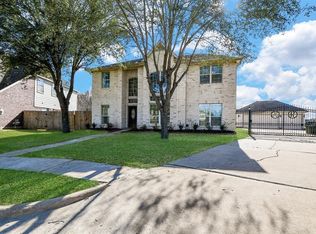 5002 Brush Field Ln, Sugar Land, TX 77479