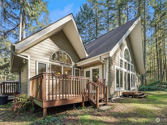 4th image of 11104 Tahoma Drive
