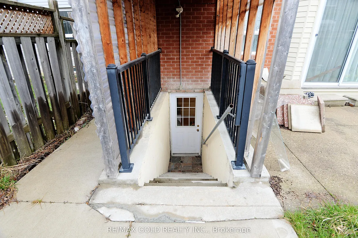Building Photo - 9 Ravenswood Dr #BASEMENT