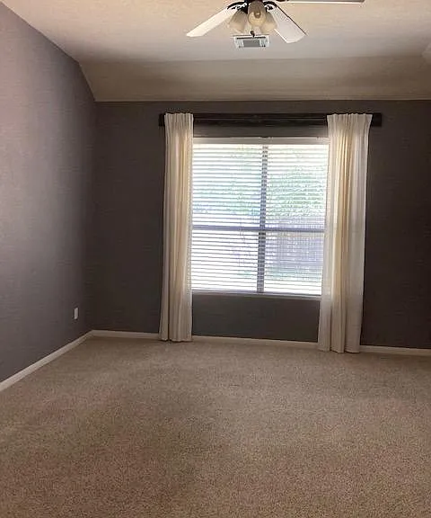 2520 Saint James Pl — Photo 14