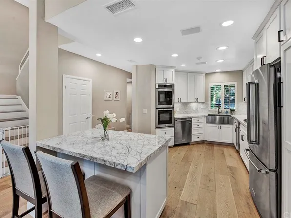 206 Hartford Dr #121, Newport Beach, CA 92660