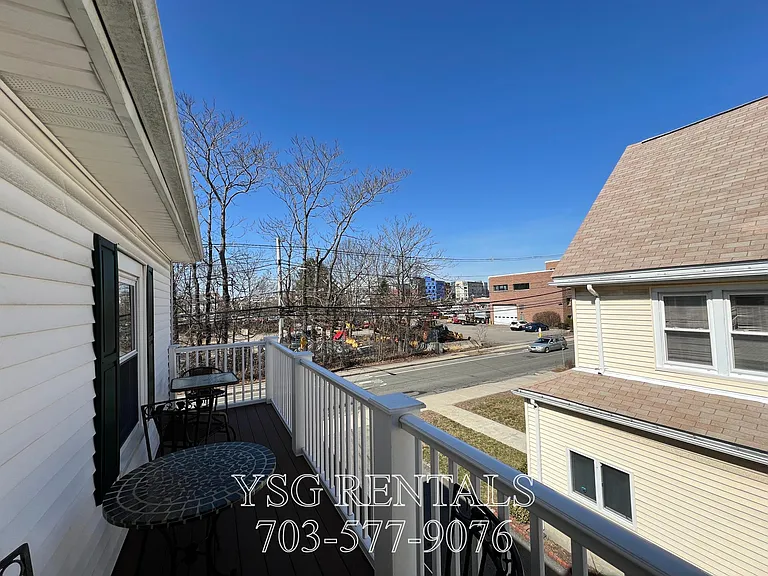 235 Everett St #235 — Photo 36