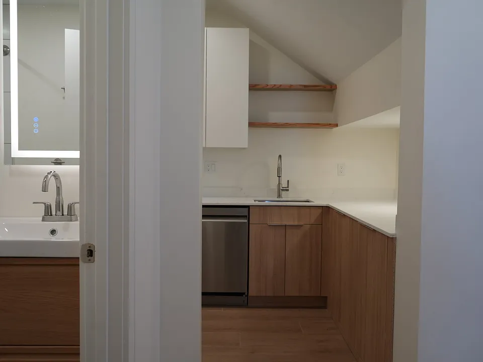 1082 Commonwealth Ave #1