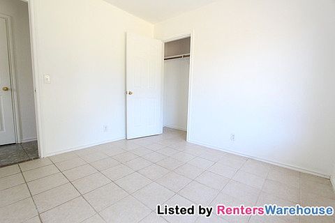 2nd image of 1609 E 10th St