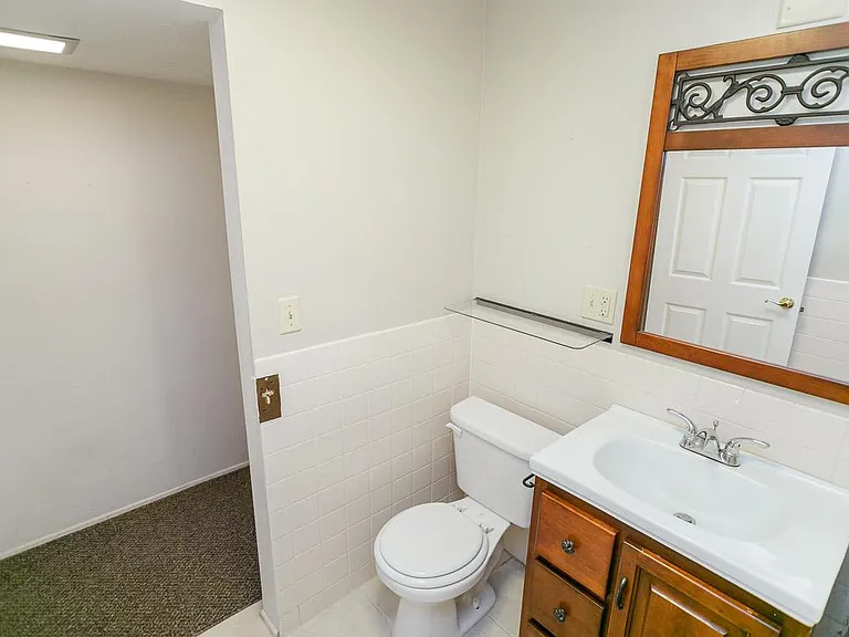 530 W Broadview Dr — Photo 13