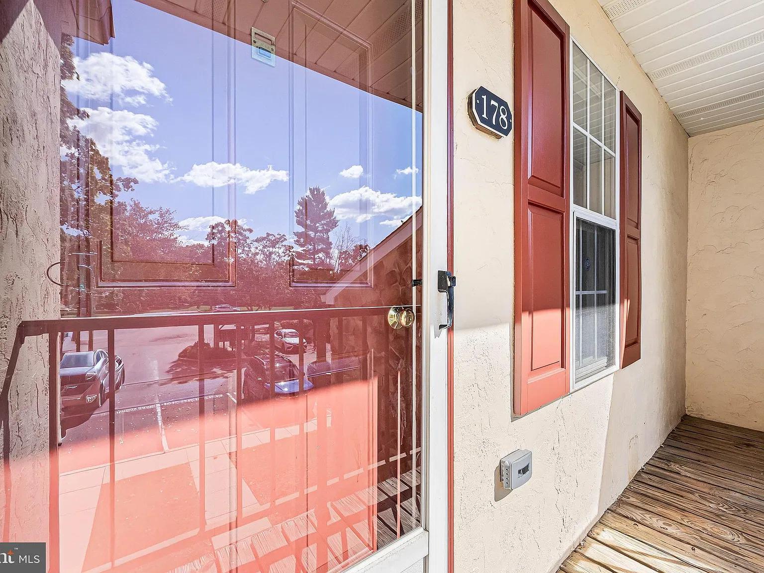 1 bed, 1.0 bath, 1146 sqft, $2,100 — Photo 3