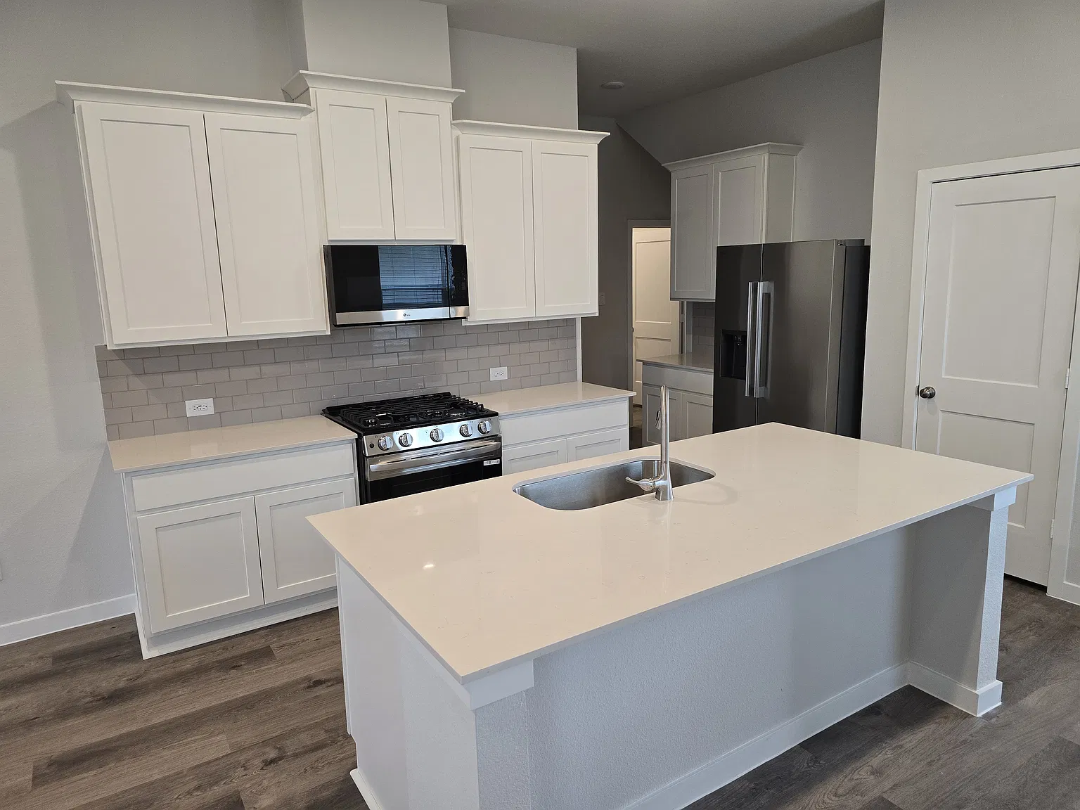 4 bed, 2.5 bath, 2178 sqft, $2,850 — Photo 3