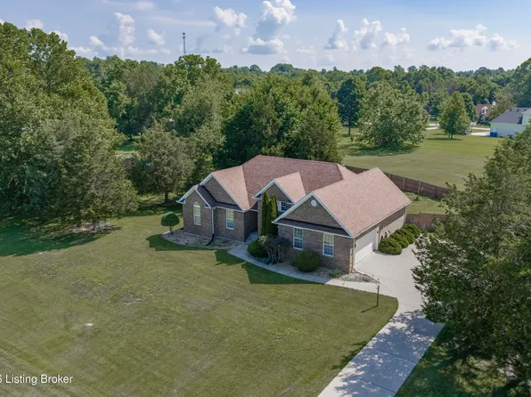 2009 Stephanie Kaye Dr, La Grange, KY 40031