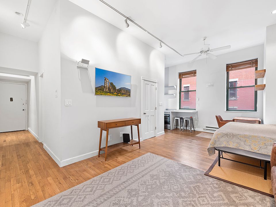 1st image of 23 Waverly Pl APT 5B
