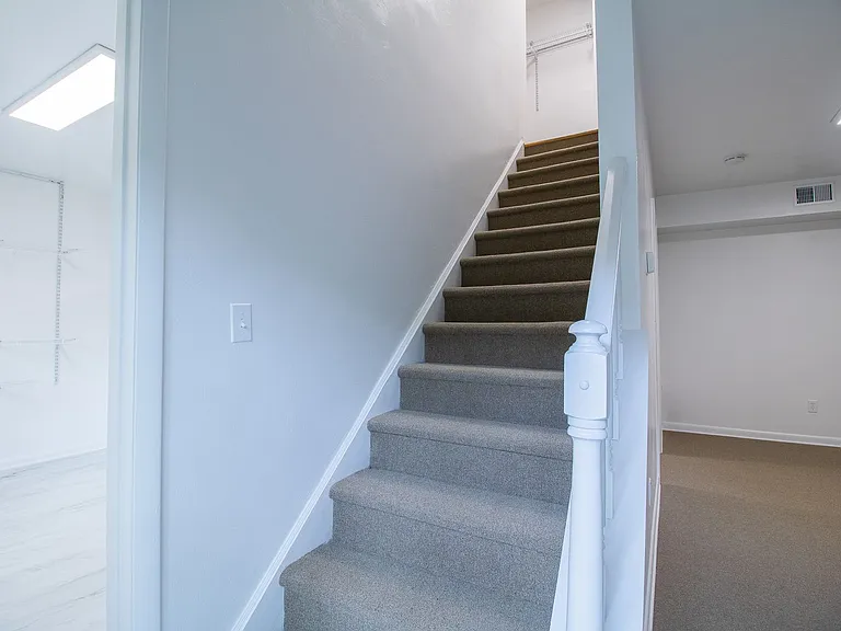 1731 Donlee Dr — Photo 4