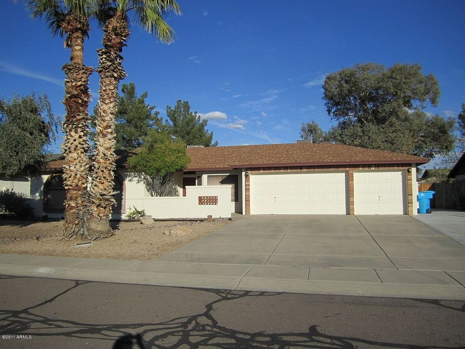 1st image of 19219 N 32nd Dr