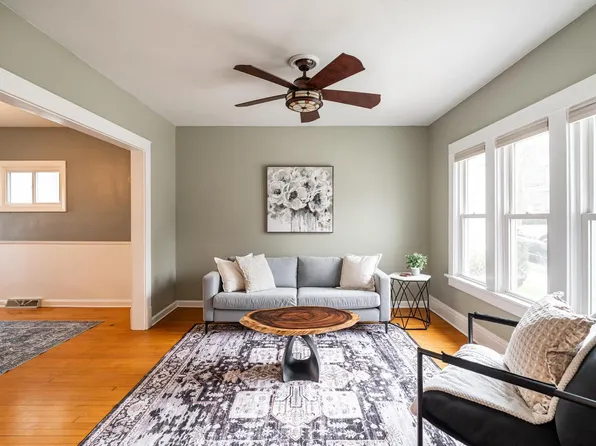 2868 South Ellen STREET, Milwaukee, WI 53207