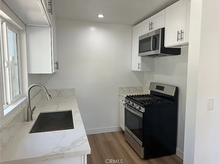 619 S Brand Blvd #A — Photo 10