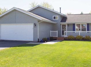 8820 Wakefield Dr, Machesney Park, IL 61115