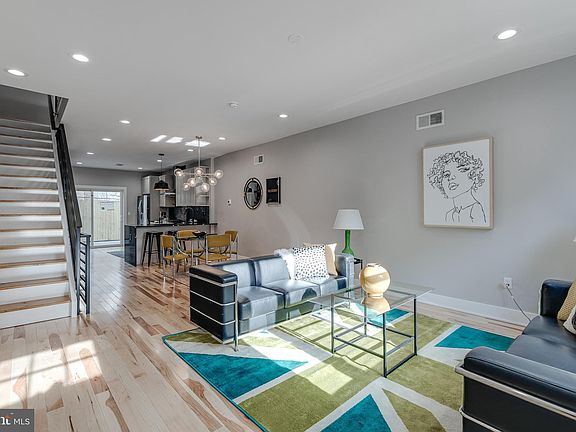 4th image of 1821 Latona St