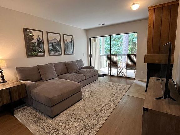 3rd image of 10819 NE 37th Pl APT 224