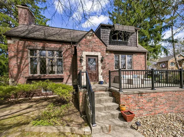 1815 Melrose Ave, Irwin, PA 15642