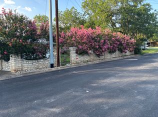 308 W Taggard St, Burnet, TX 78611